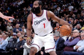 哈登重要时刻战术调整，TES带队取胜！-爱游戏